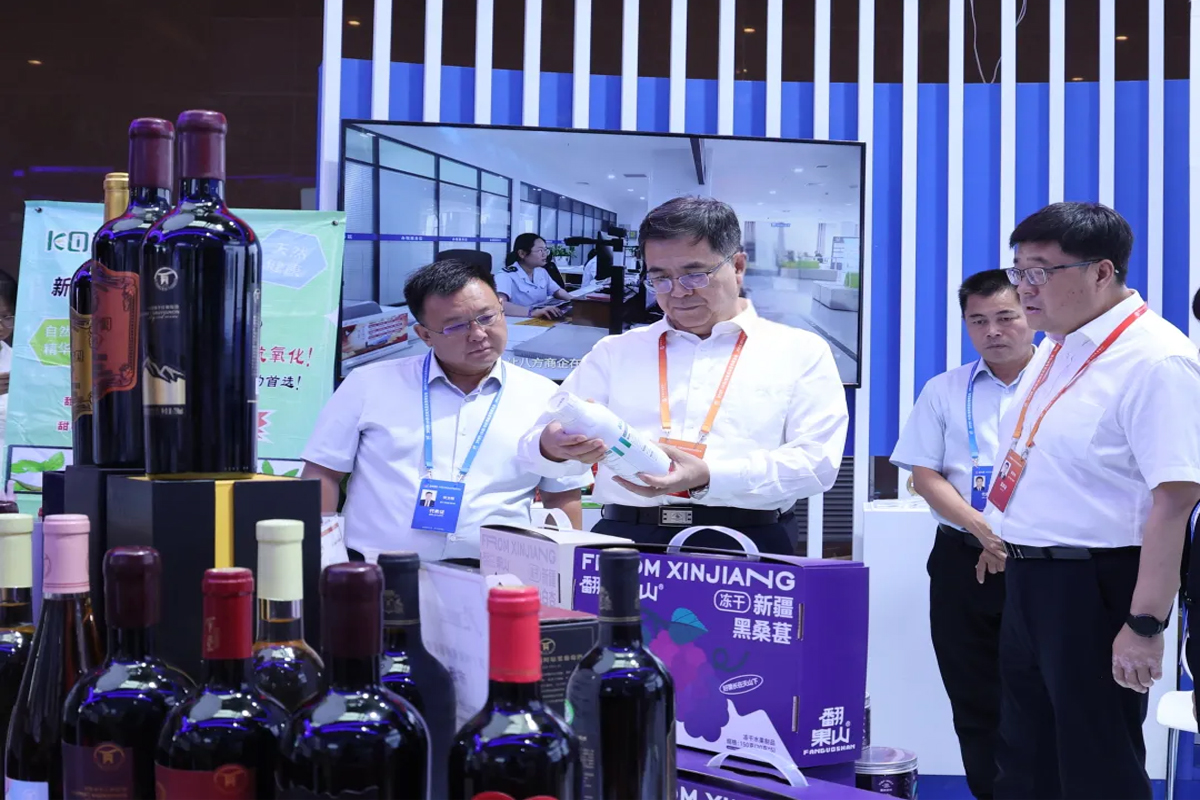 二师铁门关市60余种特产闪耀亚欧商品贸易博览会