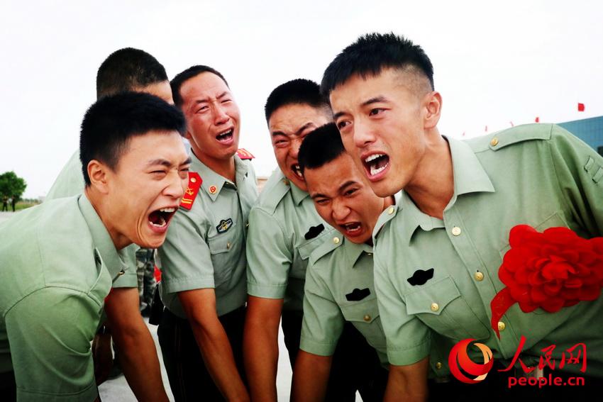 我们始终团结一心。
